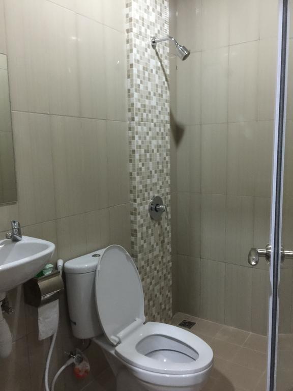 Redlink Hotel Batam Экстерьер фото