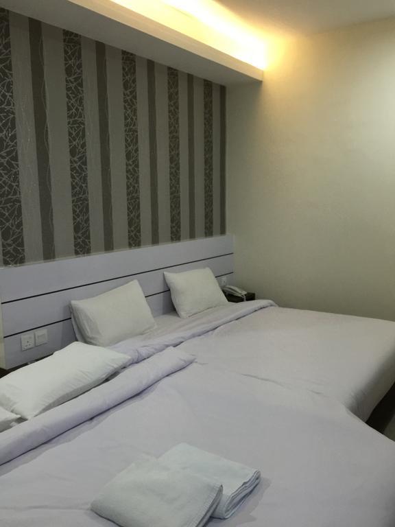 Redlink Hotel Batam Экстерьер фото